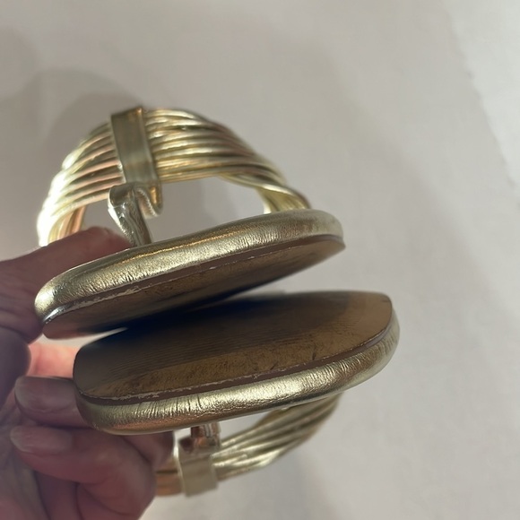 MARC FISHER LTD Tanya Gold Thong Slide Sandals Cushion Sole Flats Flip Flop 7.5 - Picture 11 of 12